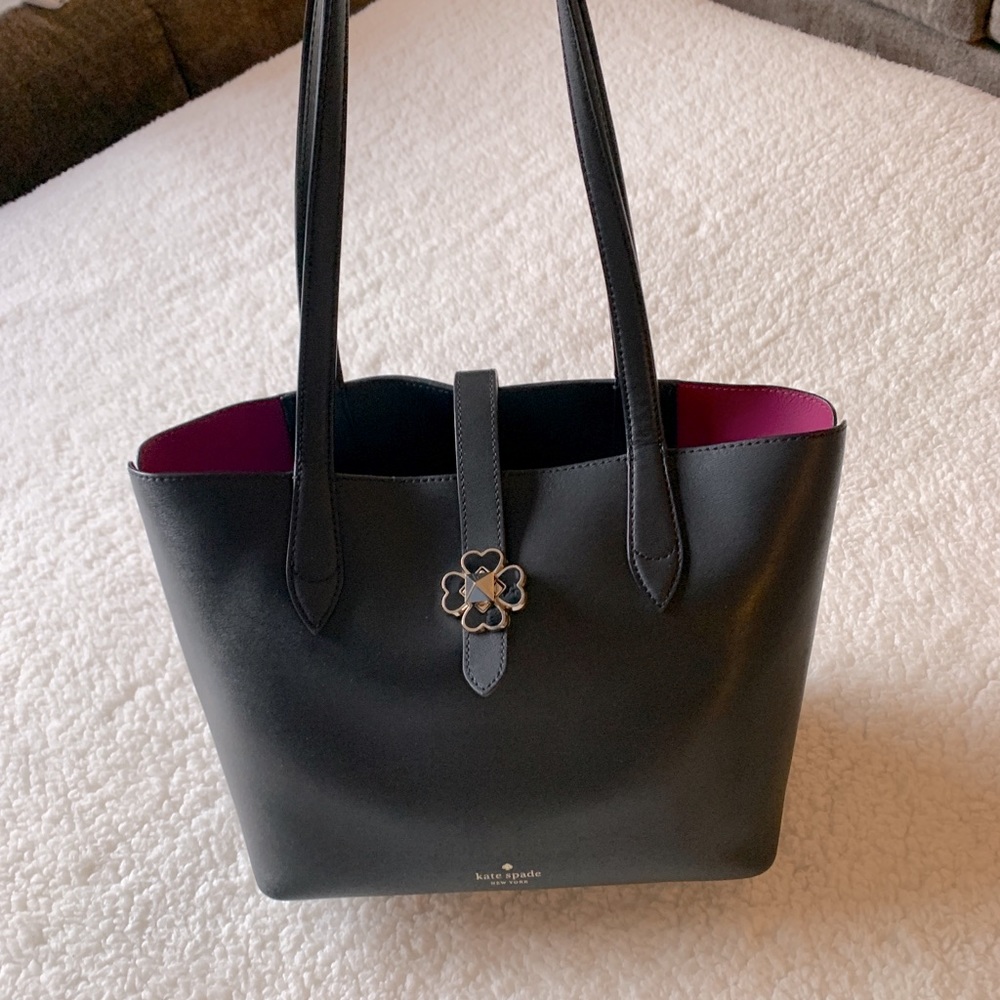 kate spade tote with hot pink inside 💕